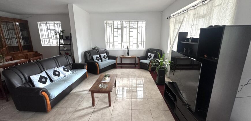 En vente une lumineuse villa avec terrasse couverte proche de la plage à Albion