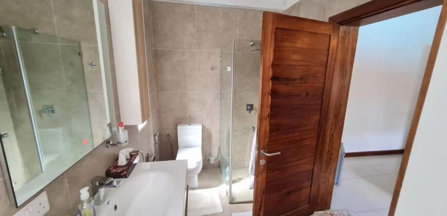 Location d’une superbe villa avec piscine privée  nichée dans l’un des morcellements les plus prestigieux et recherchés de Tamarin