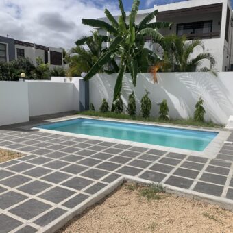 En location une charmante villa avec piscine dans un complexe sécurisé, proche plage et commerces à Tamarin