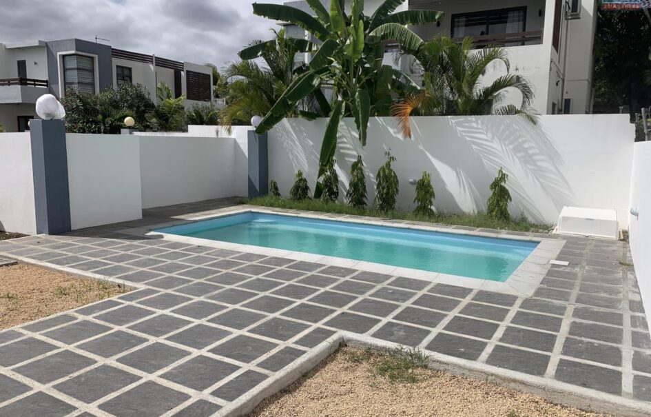 En location une charmante villa avec piscine dans un complexe sécurisé, proche plage et commerces à Tamarin