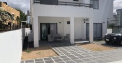En location une charmante villa avec piscine dans un complexe sécurisé, proche plage et commerces à Tamarin