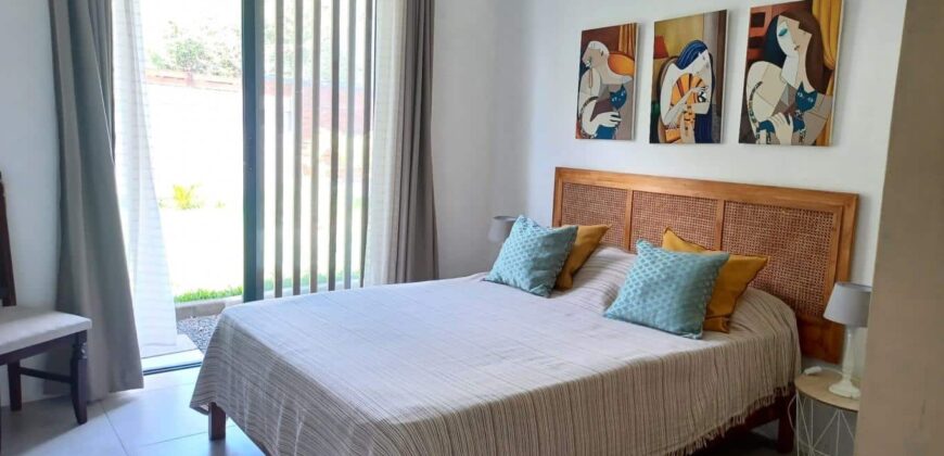 À vendre une villa récente de 200 m2 sur un terrain de 550 m2 située à Tamarin