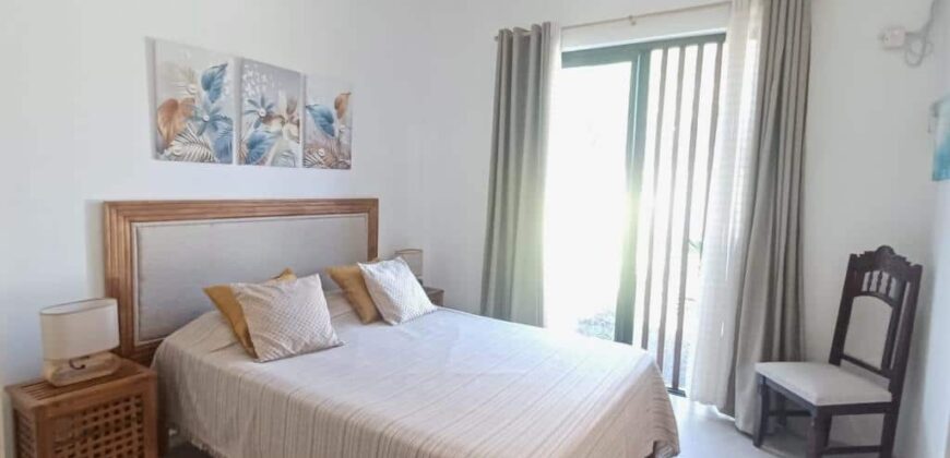 À vendre une villa récente de 200 m2 sur un terrain de 550 m2 située à Tamarin
