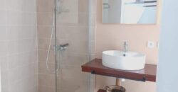 À vendre une villa récente de 200 m2 sur un terrain de 550 m2 située à Tamarin