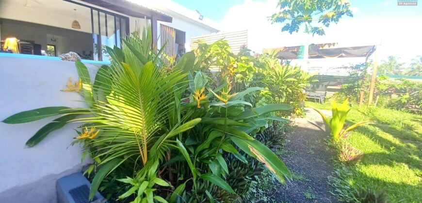 À vendre une villa récente de 200 m2 sur un terrain de 550 m2 située à Tamarin