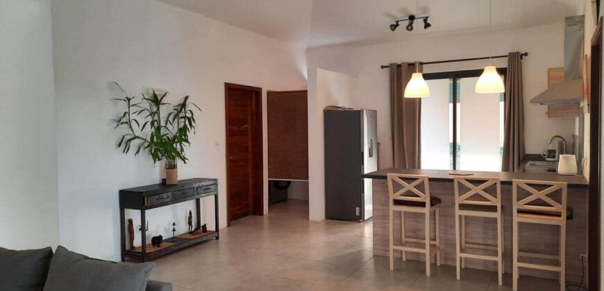 À vendre une villa récente de 200 m2 sur un terrain de 550 m2 située à Tamarin