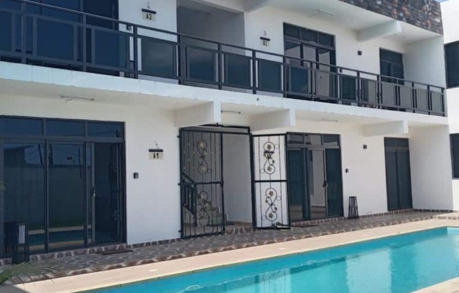 Location d’un charmant appartement récent dans une résidence privée avec piscine commune à Grandbaie