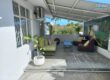 A louer un appartement avec petite terrasse dans un quartier résidentiel à Pointe aux Canonniers
