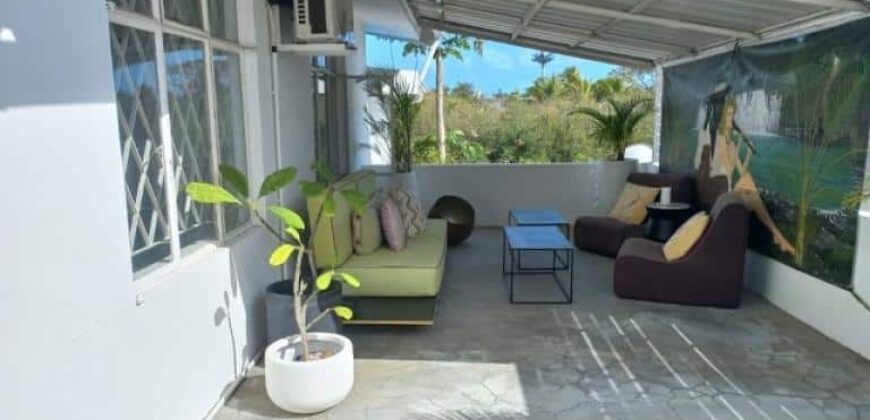 A louer un appartement avec petite terrasse dans un quartier résidentiel à Pointe aux Canonniers