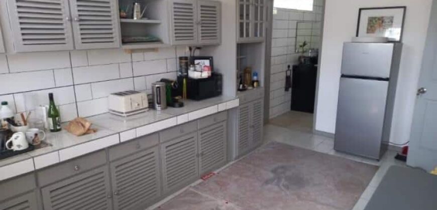 A louer un appartement avec petite terrasse dans un quartier résidentiel à Pointe aux Canonniers