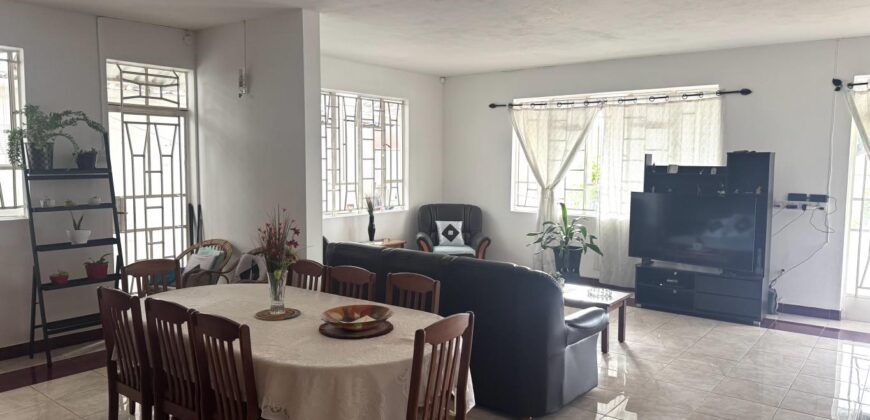 En vente une lumineuse villa avec terrasse couverte proche de la plage à Albion