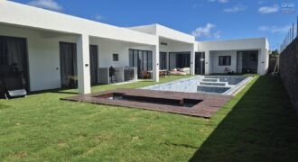 Accessible aux étrangers: En vente une villa de prestige de 435 m² dans un domaine sécurisé avec piscine privée à Grand Baie