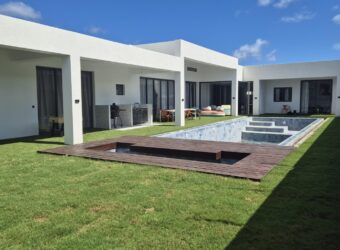 Accessible aux étrangers: En vente une villa de prestige de 435 m² dans un domaine sécurisé avec piscine privée à Grand Baie