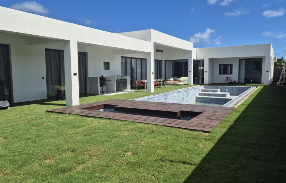 Accessible aux étrangers: En vente une villa de prestige de 435 m² dans un domaine sécurisé avec piscine privée à Grand Baie
