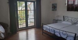 En vente : une villa spacieuse composée de deux appartements T4 et d’un studio indépendant à Grand Gaube.