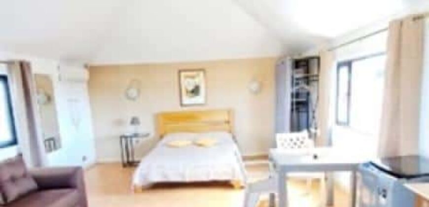 En vente : une villa spacieuse composée de deux appartements T4 et d’un studio indépendant à Grand Gaube.
