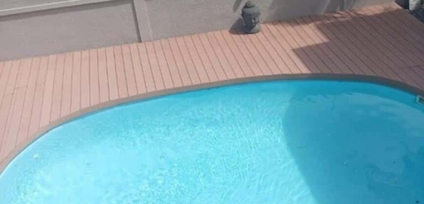 En vente : une villa spacieuse composée de deux appartements T4 et d’un studio indépendant à Grand Gaube.