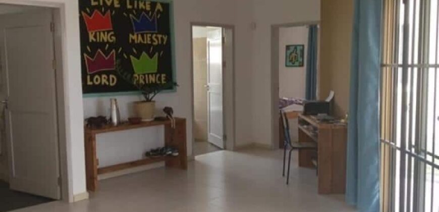 En vente : une villa spacieuse composée de deux appartements T4 et d’un studio indépendant à Grand Gaube.