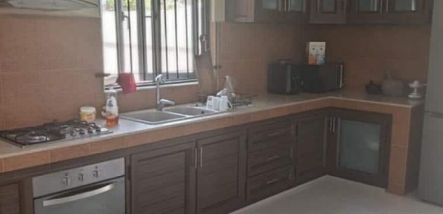 En vente : une villa spacieuse composée de deux appartements T4 et d’un studio indépendant à Grand Gaube.