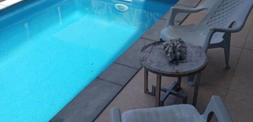 En vente un immeuble moderne avec 3 appartements meublés à seulement 2 minutes de la plage à Poste Lafayette.