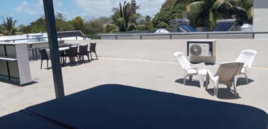 En vente un immeuble moderne avec 3 appartements meublés à seulement 2 minutes de la plage à Poste Lafayette.