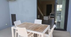 Accessible aux étrangers: En vente un superbe appartement rénové dans une résidence de standing à Trou aux Biches.