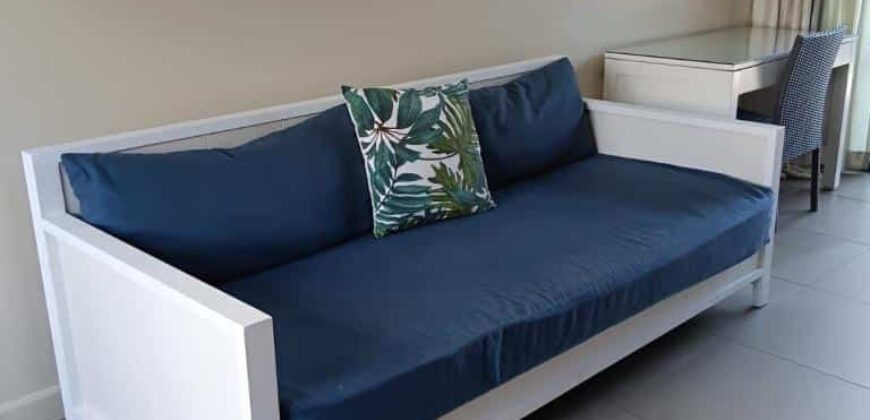 Accessible aux étrangers: En vente un superbe appartement rénové dans une résidence de standing à Trou aux Biches.