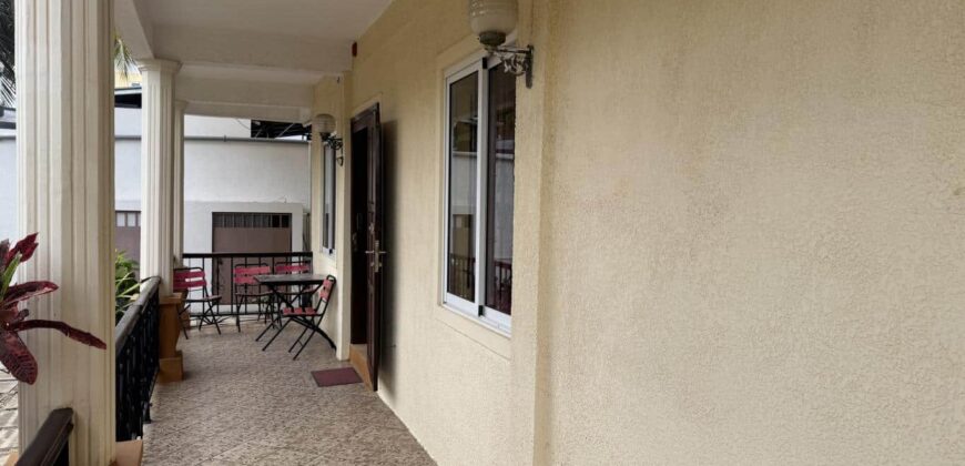 À louer un appartement de type F3 situé à deux pas de la plage de Flic en Flac À louer un appartement de type F3 situé à deux pas de la plage de Flic en Flac