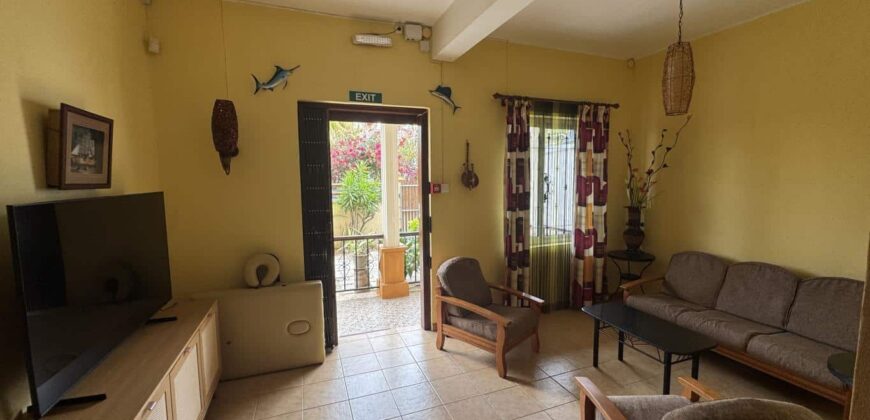 À louer un appartement de type F3 situé à deux pas de la plage de Flic en Flac À louer un appartement de type F3 situé à deux pas de la plage de Flic en Flac