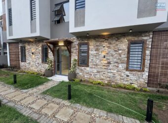 En vente un élégant appartement de 84 m² dans une résidence sécurisée avec piscine commune à Flic en Flac