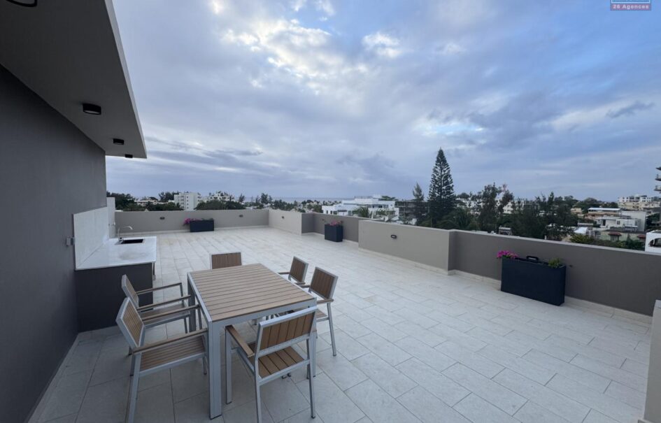 À vendre: Luxueux appartement de 183 m² avec toit-terrasse et piscine dans un cadre paisible à Flic en Flac À vendre: Luxueux appartement de 183 m² avec toit-terrasse et piscine dans un cadre paisible à Flic en Flac