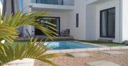 Location d’une superbe villa contemporaine avec piscine nichée dans un quartier paisible et résidentiel à Grandbaie