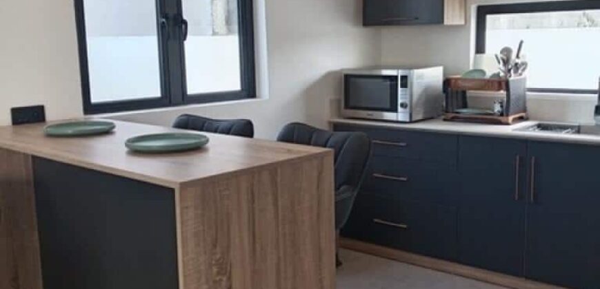 Location d’une superbe villa contemporaine avec piscine nichée dans un quartier paisible et résidentiel à Grandbaie