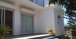 A vendre une belle villa familiale de 230m2 située dans un quartier résidentiel à Grand Gaube A vendre une belle villa familiale de 230m2 située dans un quartier résidentiel à Grand Gaube