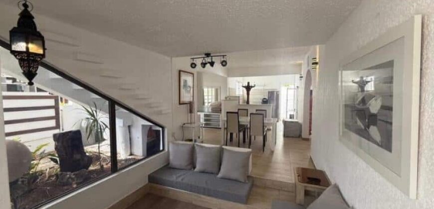 En vente superbe villa composée de trois logements indépendants située à Pointe aux Canonniers