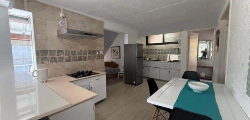 En vente superbe villa composée de trois logements indépendants située à Pointe aux Canonniers