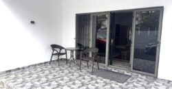 À louer un charmant appartement neuf en rez-de-chaussée à seulement 200 m de la plage de Flic en Flac.