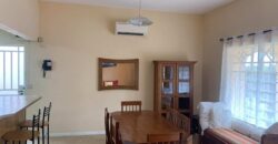 Location d’une charmante villa en duplex dans une résidence paisible et sécurisée avec piscine et vaste parc à Tamarin.