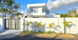 Location d’une magnifique villa contemporaine récente avec piscine dans un cadre paisible à La Gaulette