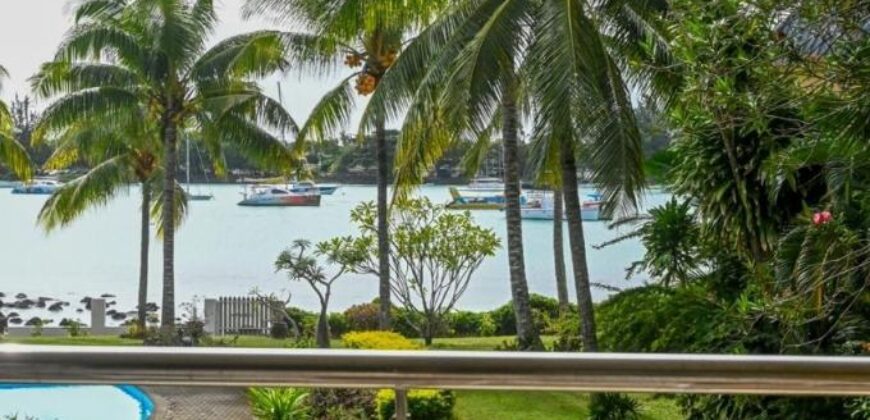 À louer magnifique appartement de 150 m² pied dans l’eau à Grand Baie, entièrement meublé