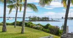 À louer magnifique appartement de 150 m² pied dans l’eau à Grand Baie, entièrement meublé