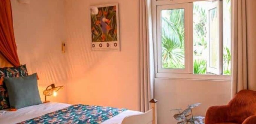 À louer magnifique appartement de 150 m² pied dans l’eau à Grand Baie, entièrement meublé