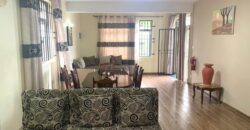 À louer un charmant appartement avec jardin dans un quartier paisible à Flic en Flac.