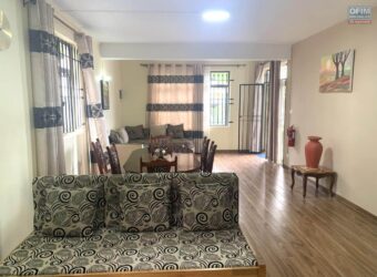 À louer un charmant appartement avec jardin dans un quartier paisible à Flic en Flac.