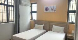 À louer un charmant appartement avec jardin dans un quartier paisible à Flic en Flac.