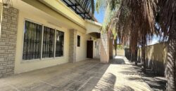 En vente une spacieuse villa moderne de 300 m² située dans un quartier résidentiel paisible à Flic en Flac