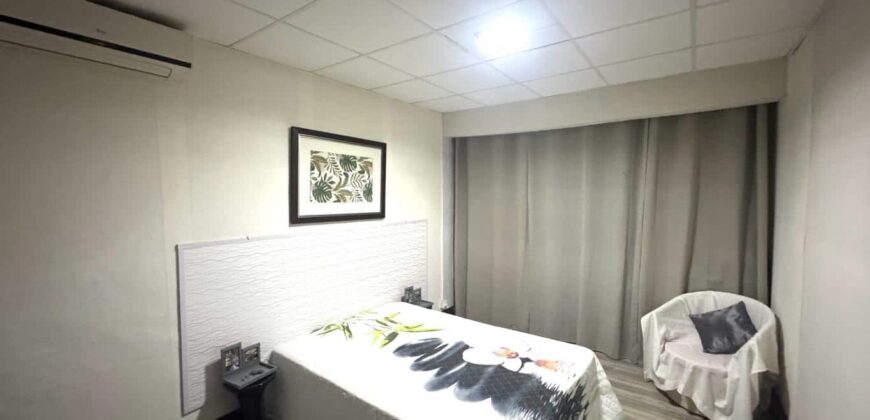 En vente une spacieuse villa moderne de 300 m² située dans un quartier résidentiel paisible à Flic en Flac