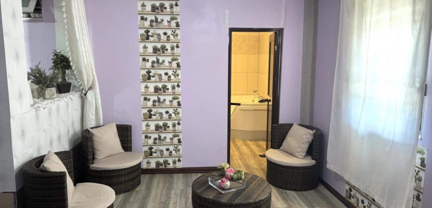 En vente une spacieuse villa moderne de 300 m² située dans un quartier résidentiel paisible à Flic en Flac