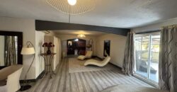 En vente une spacieuse villa moderne de 300 m² située dans un quartier résidentiel paisible à Flic en Flac