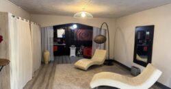 En vente une spacieuse villa moderne de 300 m² située dans un quartier résidentiel paisible à Flic en Flac